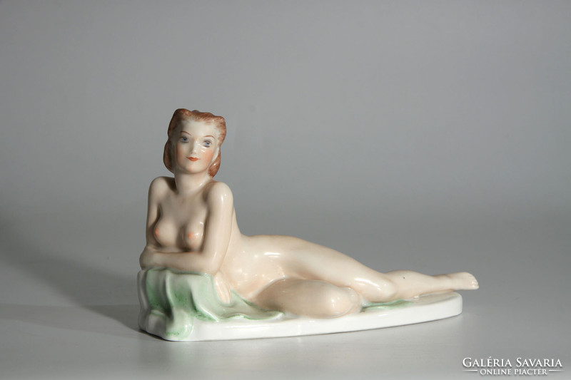 Drasche Fekvő Női Akt 16x9,5cm | Donner Gertrúd Mária Színes Festett Porcelán