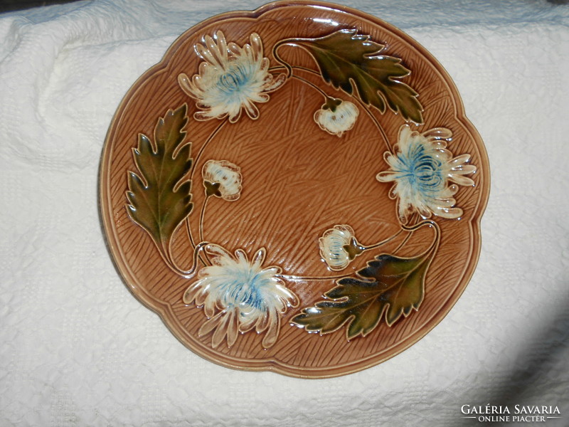 Villeroy & boch large majolica wall bowl - late 1800s