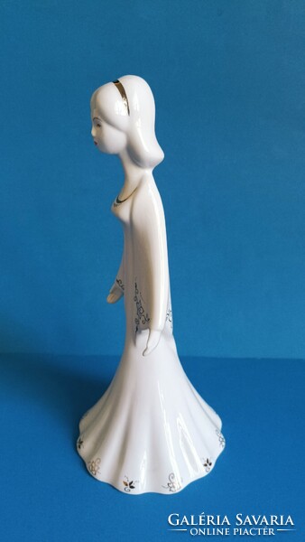 Aquincum snow white bride porcelain figure
