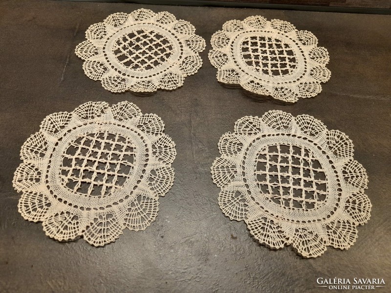 Old lace tablecloth 4 pieces in one