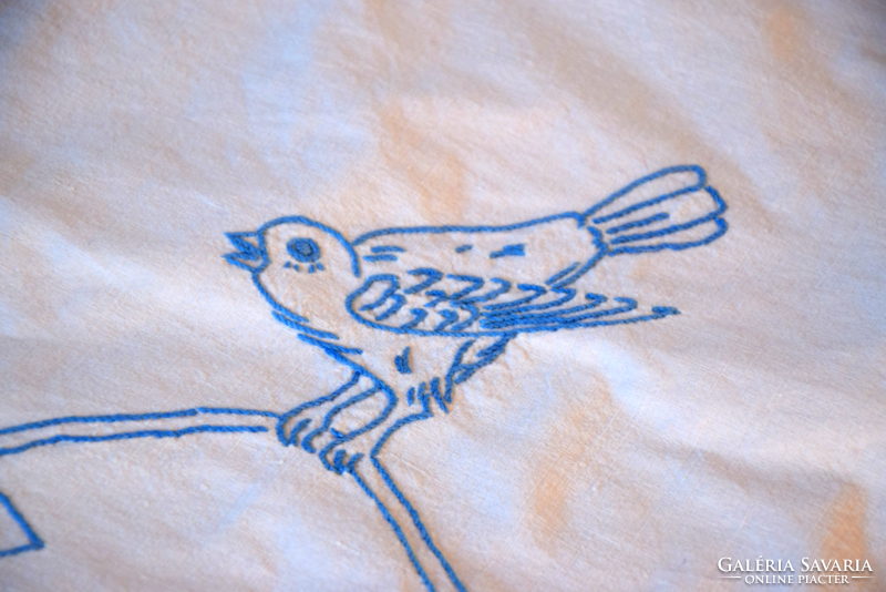 Régi Népi Hagyományőrző Vászon terítő asztalterítő abrosz madár galamb kézzel hímzett 108 x 78