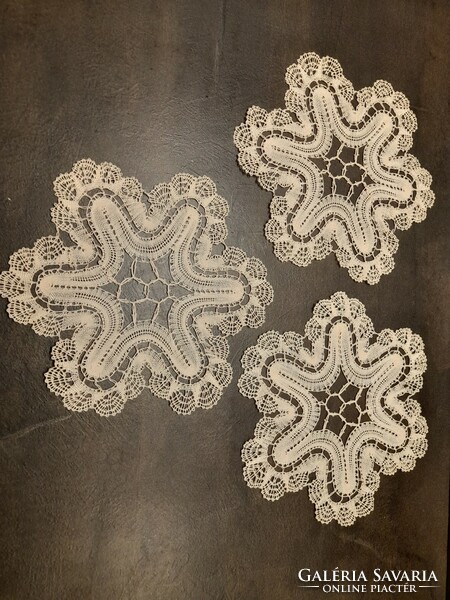 Old lace tablecloths 3 pieces in one