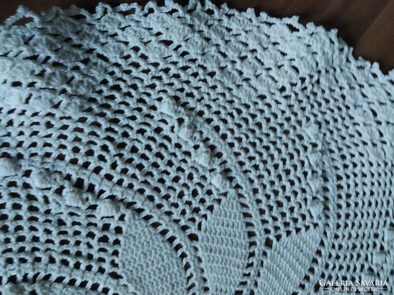 1 old circular very beautiful crocheted lace tablecloth, diameter: 29 cm
