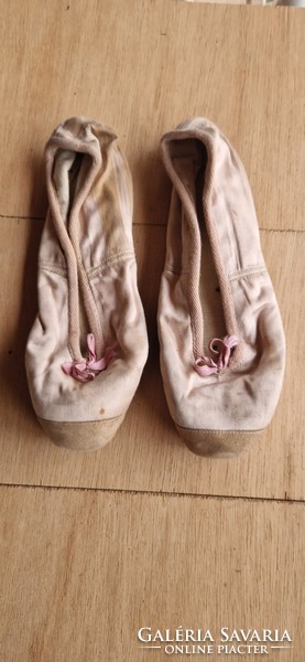 Old ballet shoes size 39