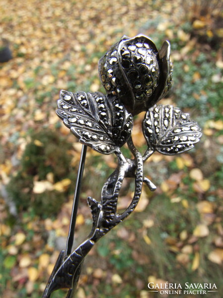 Silver rose with marcasite badge (191116)