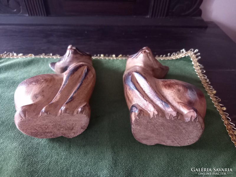 Pair of carved wooden cats