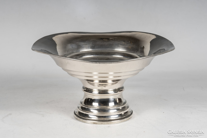 Silver art deco offering decorated with pearl decor