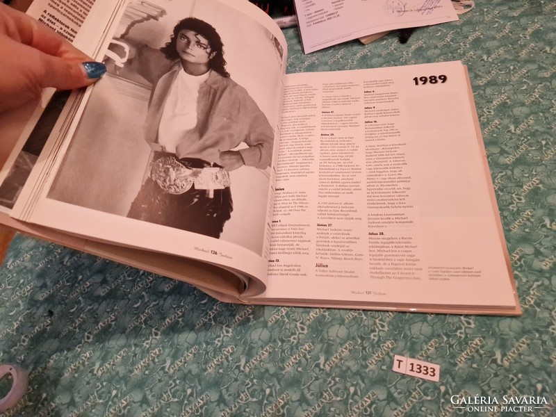 T1333 Michael Jackson életrajz képekben