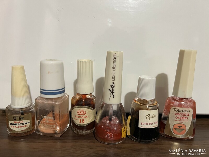 Retro cosmetics: nail polishes from the 1960s and 70s