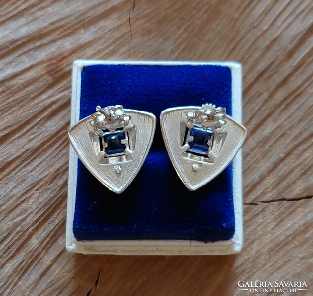 Silver earrings with sapphire blue stone