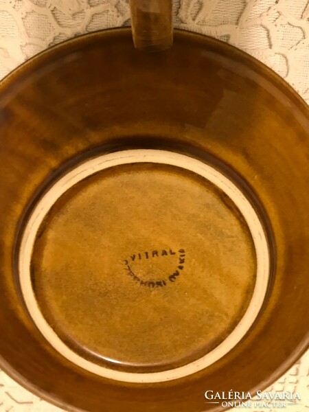 Csehszlovák festett-mázas fajansz/kerámia teáscsésze,aljával.Mérete: Tányér :16 cm átmérőjű Csésze:9