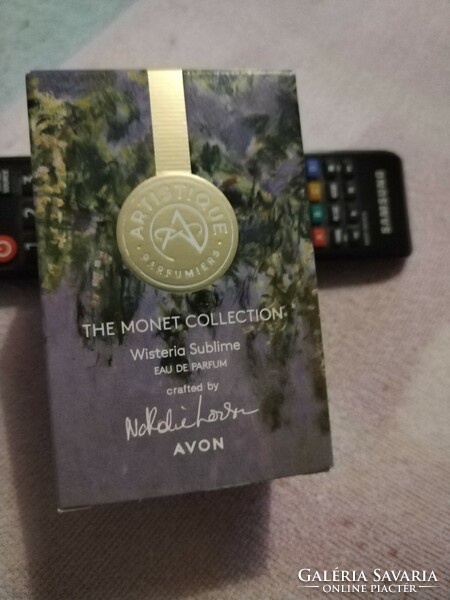 Avon monet collections: perfume