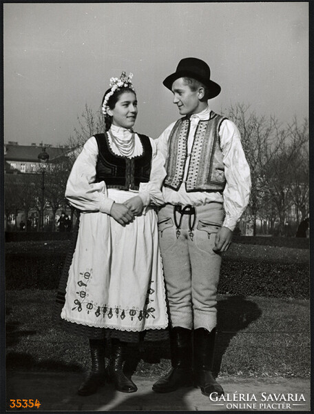 Larger size, photo art work by István Szendrő. Young people in national costume, 1930s.