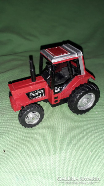 Nagyon szép állapotú piros fém / műanyag lendkerekes traktor szép és működő állapot a képek szerint