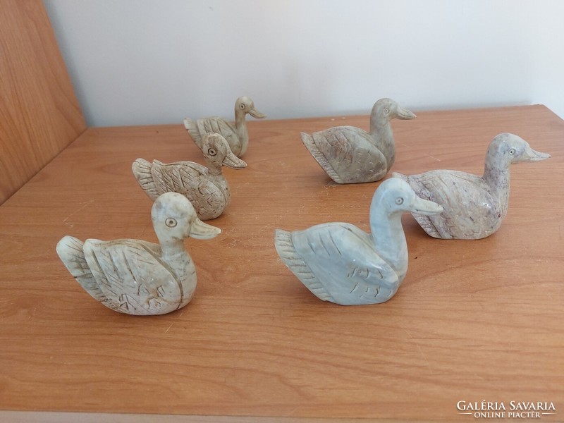 (K) stone carved ducks