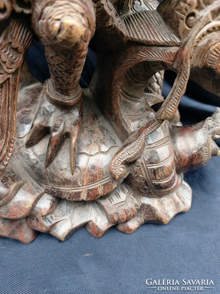 Balinéz fafaragás,hindu mitológia Garuda-Vishnu isten madara.