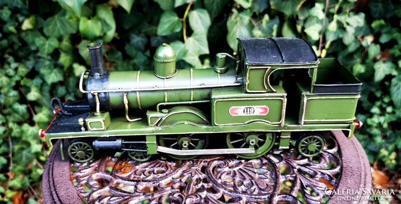 Steam locomotive model