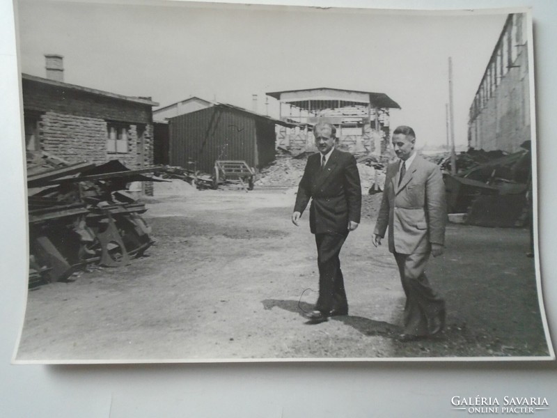 ZA474.16  Alberty Antal fotó - Külföldi delegáció  látogatása  Budapesten  1940's