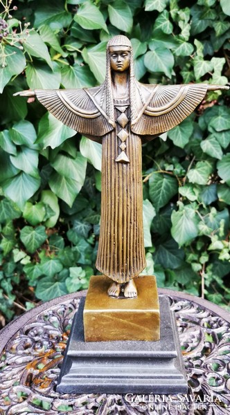 Egyiptomi hercegnő - bronz szobor