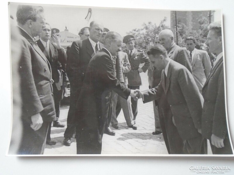 ZA474.17  Alberty Antal fotó - Külföldi delegáció  látogatása  Budapesten  1940's