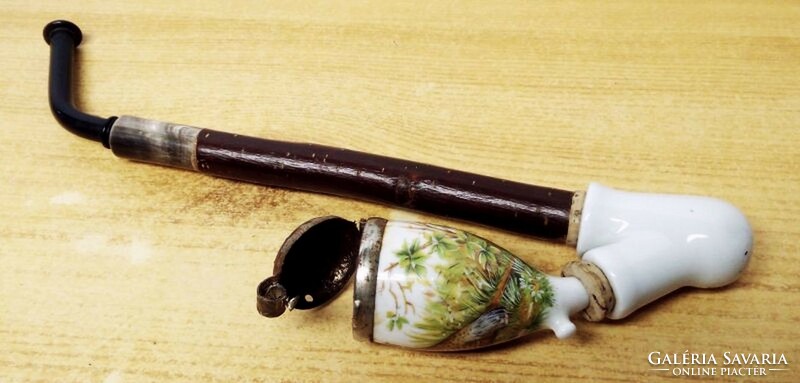 Vitange collectible pipe. Porcelain pipe head with matching pheasant rooster, cauldron with lid