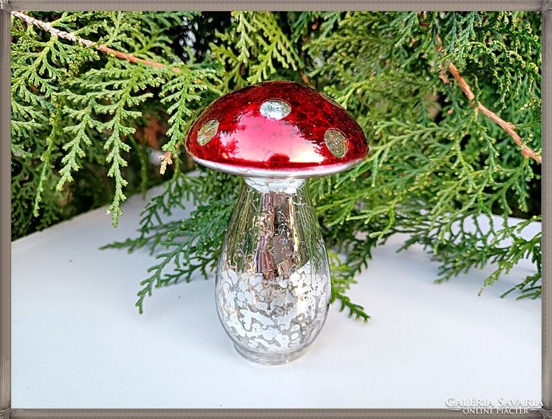 Rare old craft glass, standing mushroom ornament