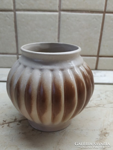 Ceramic vase, very nice seller!