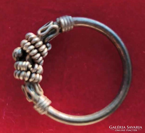 Gazdagon megmunkált  ezüst gyűrű