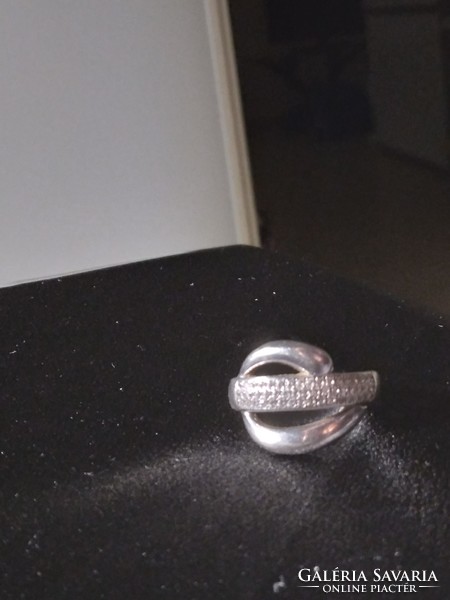 Ezüst gyűrű csiszolt kövekkel 925