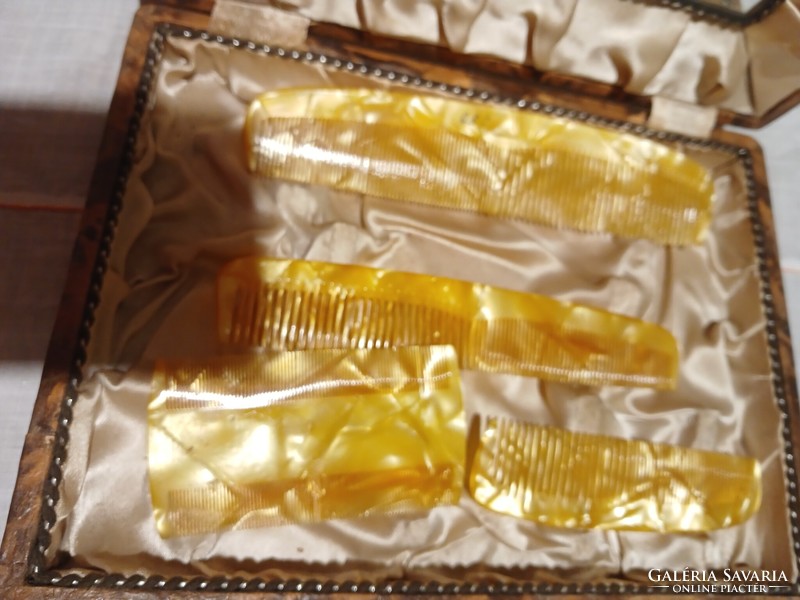 Art deco women's combing set in its original box