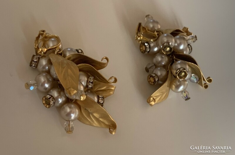 Dreamy vintage earrings pearl grape cluster grape cluster crystal stones