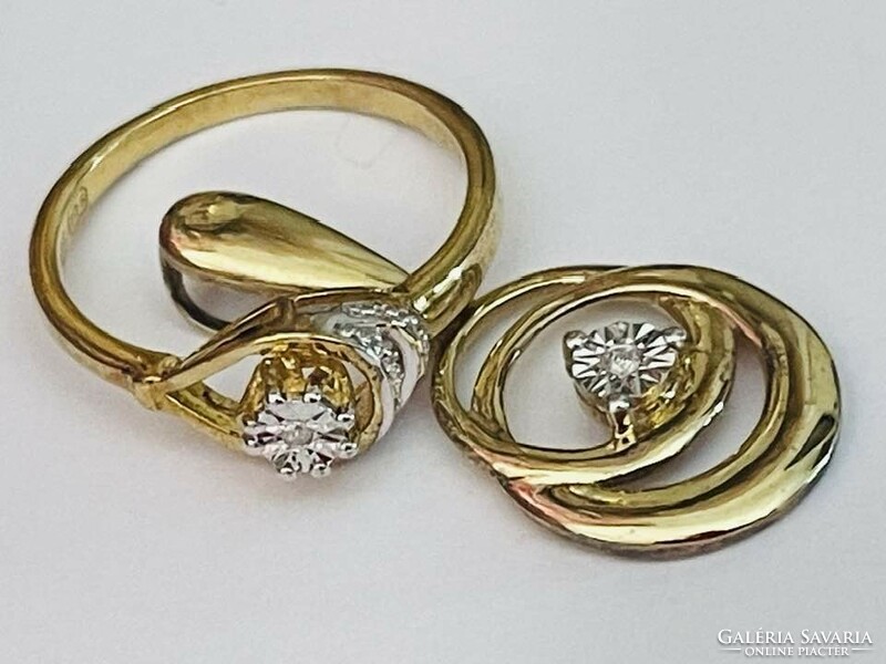 Aranyozott ezüst gyűrű és medál..