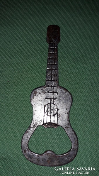 Old metal guitar-shaped beer opener, bottle opener not only for rock musicians, 10 cm according to the pictures