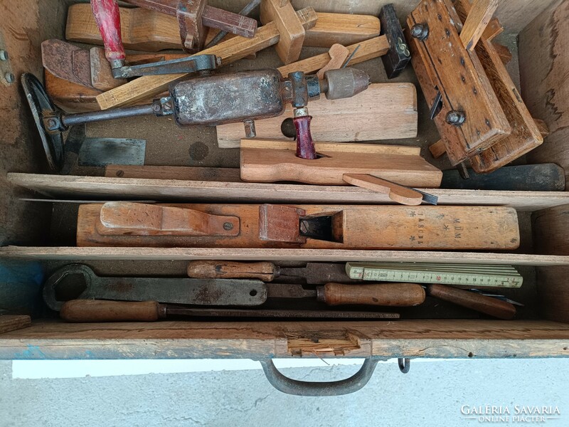 Antique carpentry tool tool box 606 8361