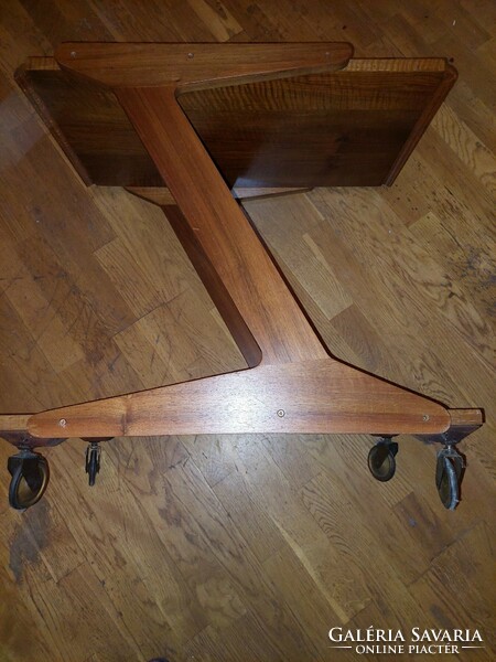Retro dining table, rolling table, serving table, serving table in good condition