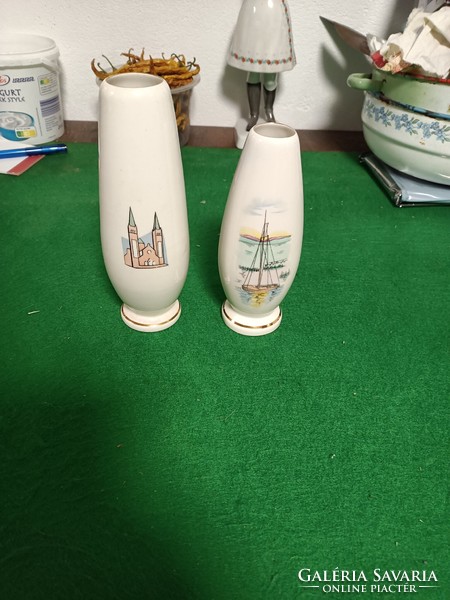 Urban small vases are porcelain souvenirs