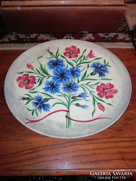 Rare Raven House wall plate in the condition shown in the pictures