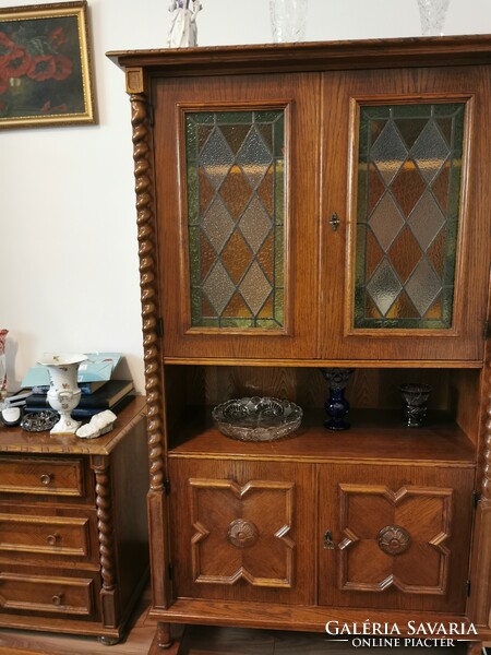 Colonial display cabinet