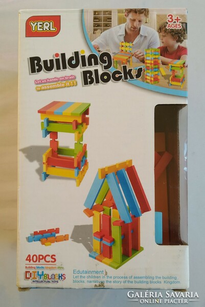 Plastic construction toy (40 pieces)
