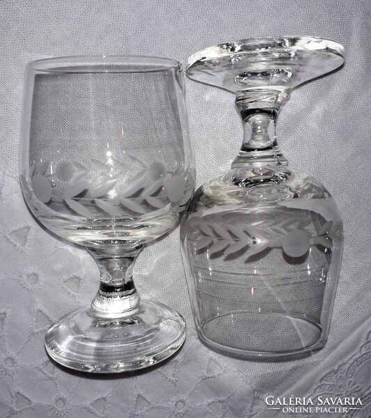 Short drinking glasses with polished pattern (12 pcs.)