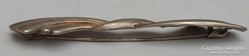 Silver bow brooch -