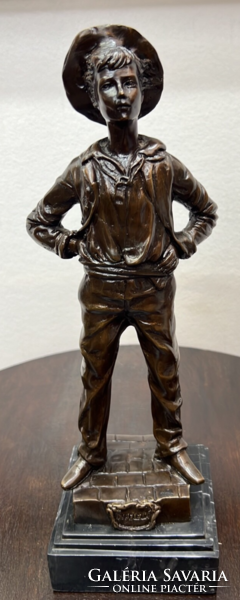 Whistling Boy - bronze sculpture contemporary Pierre Chenet