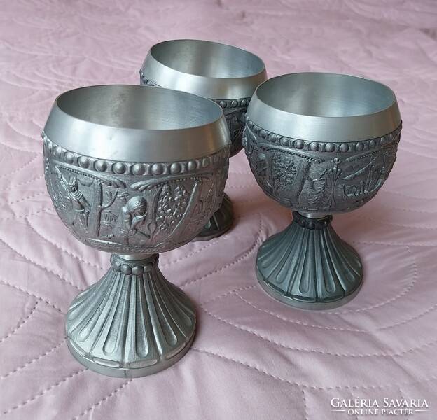 Pewter wine glasses, heroic legends, with scenes from the Nibelungen folktale