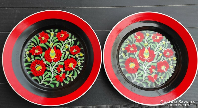 Classic raven house red and black normal large plate size plates