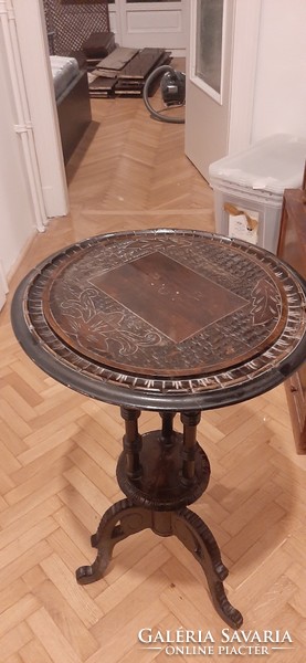 Antique wooden round table