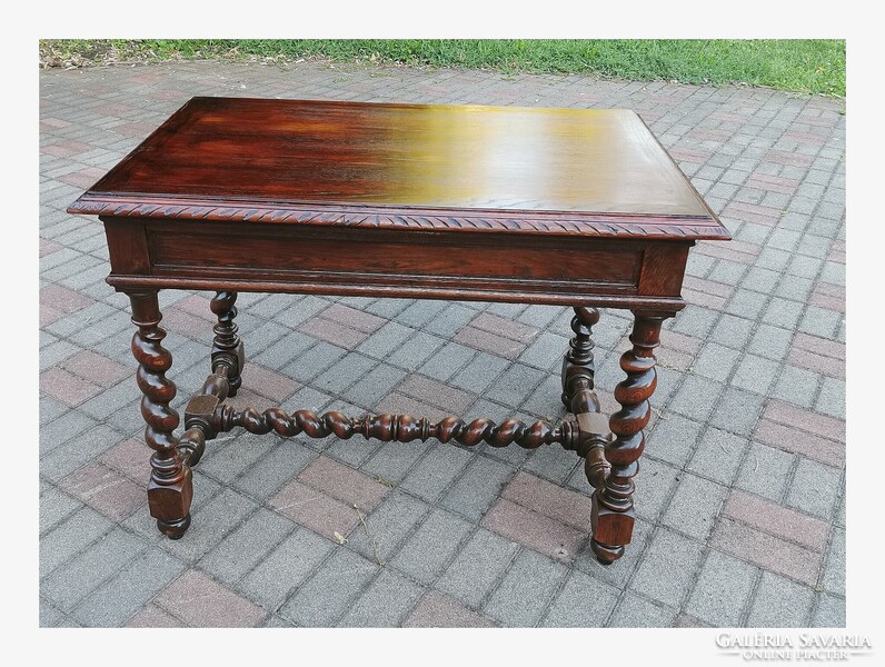 Renaissance table