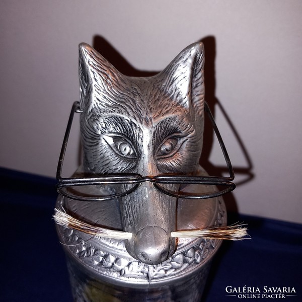 Fox head, bmf, glass jug with tin lid, beer mug, cup.
