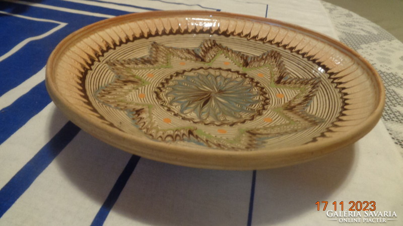 Folk ceramic plate, basch .C. _ Tin hurezu diameter 26 cm