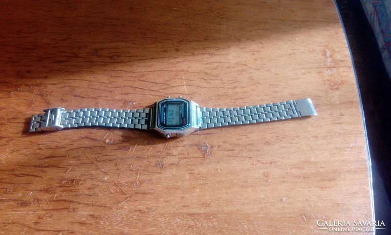 Retro wr quartz watch