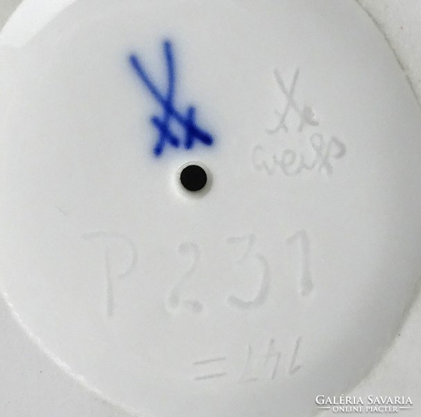1O702 Régi Meissen porcelán mókus 14 cm